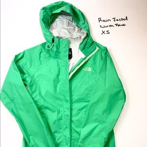 Green rain jacket. North Face. XS.